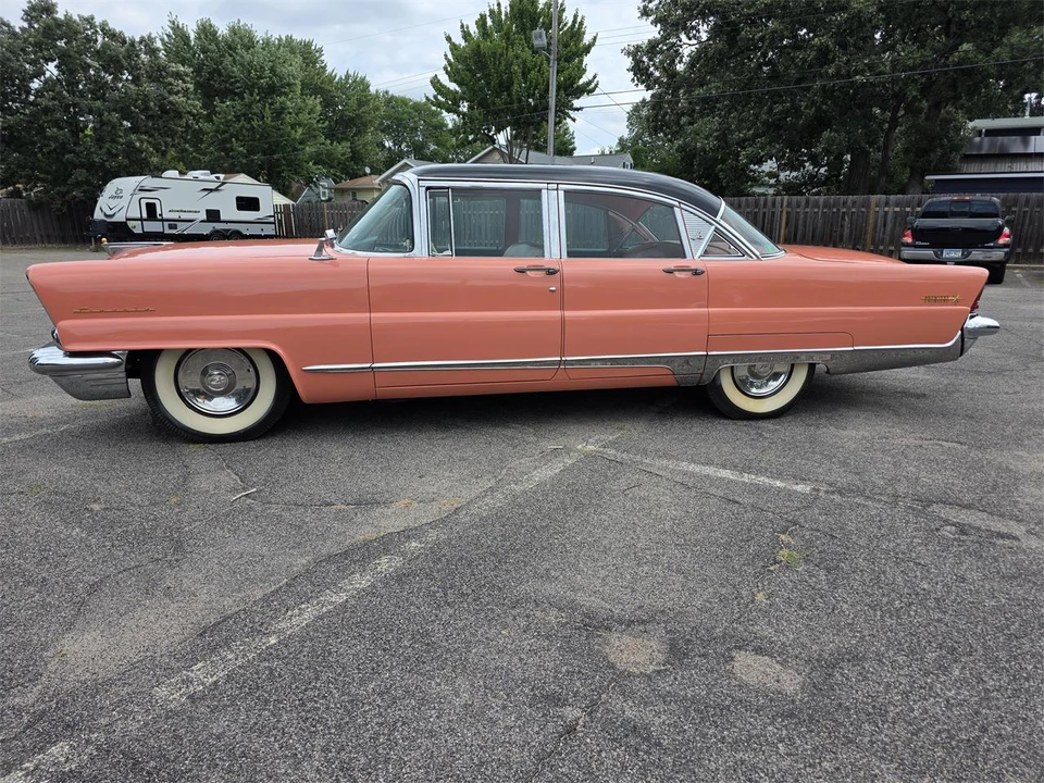 1956 Lincoln Premiere - Image 2 of 31