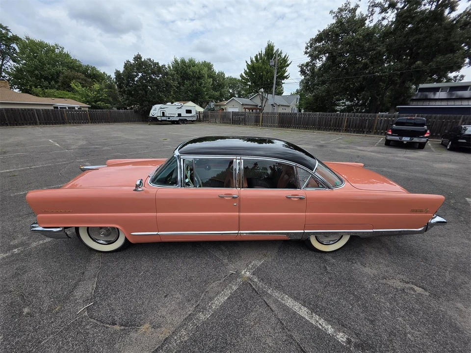 1956 Lincoln Premiere - Image 10 of 31