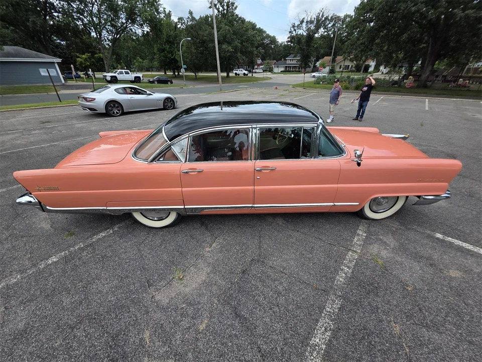 1956 Lincoln Premiere - Image 13 of 31