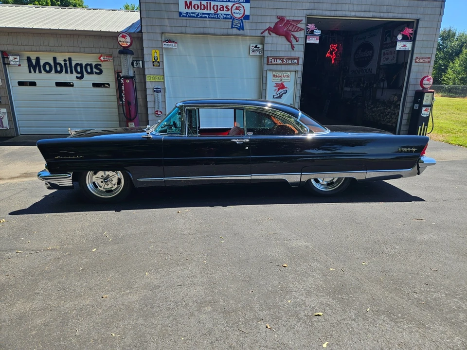 1956 Lincoln Premiere - Image 2 of 31