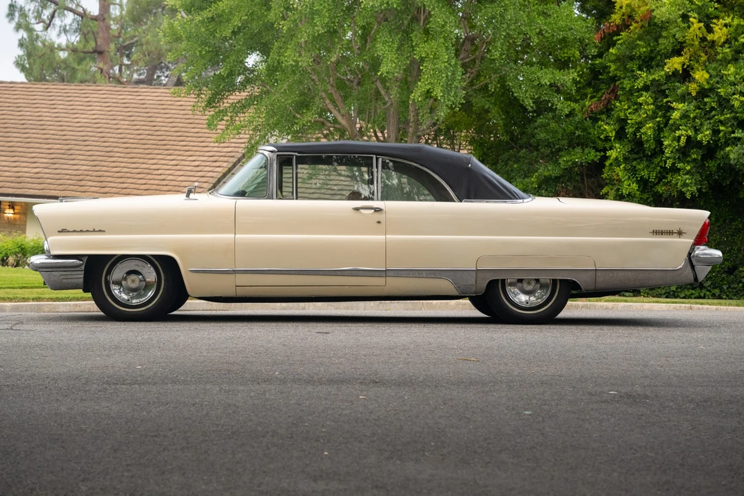 1956 Lincoln Premiere - Image 13 of 31