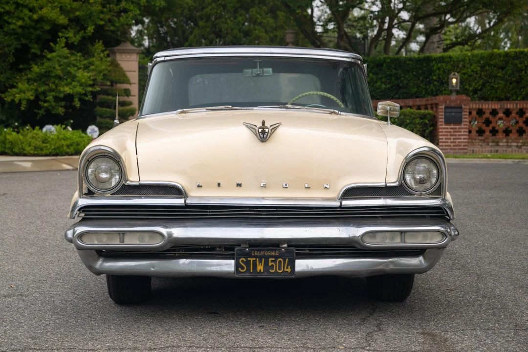 1956 Lincoln Premiere - Image 4 of 31