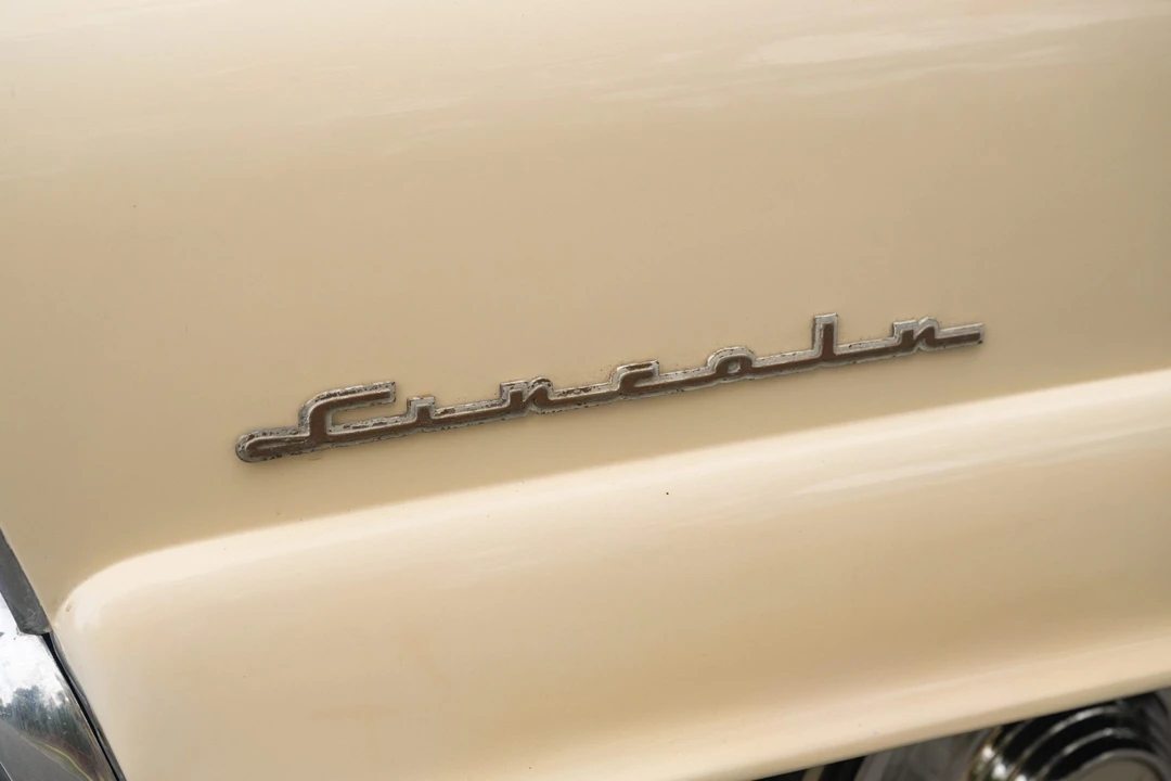 1956 Lincoln Premiere - Image 22 of 31