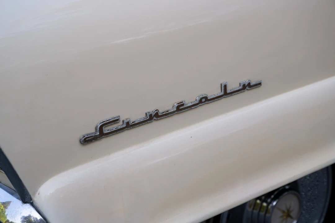 1956 Lincoln Premiere - Image 28 of 31