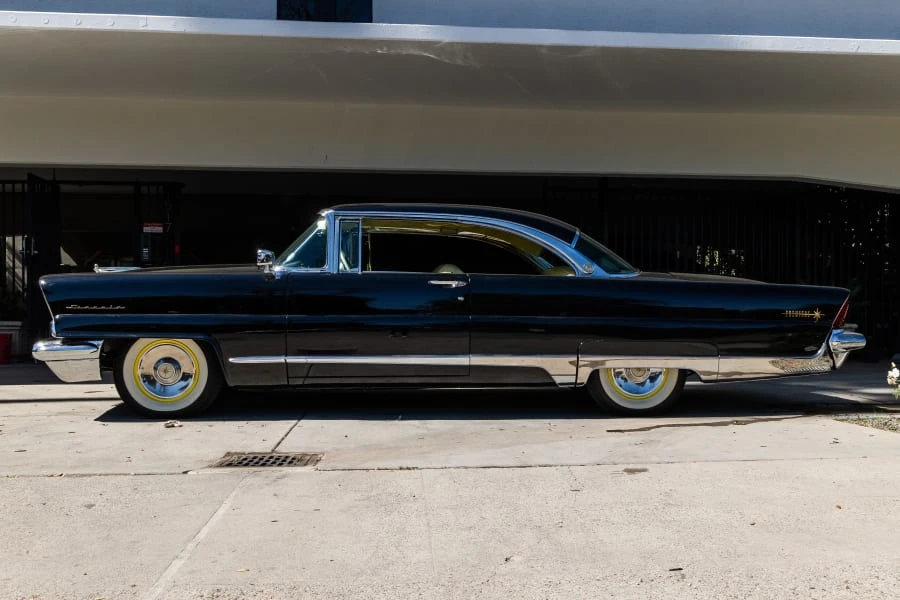 1956 Lincoln Premiere - Image 2 of 31