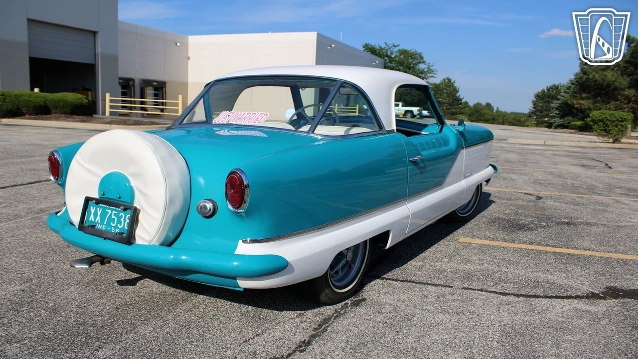 1956 Nash Metropolitan - Image 14 of 21