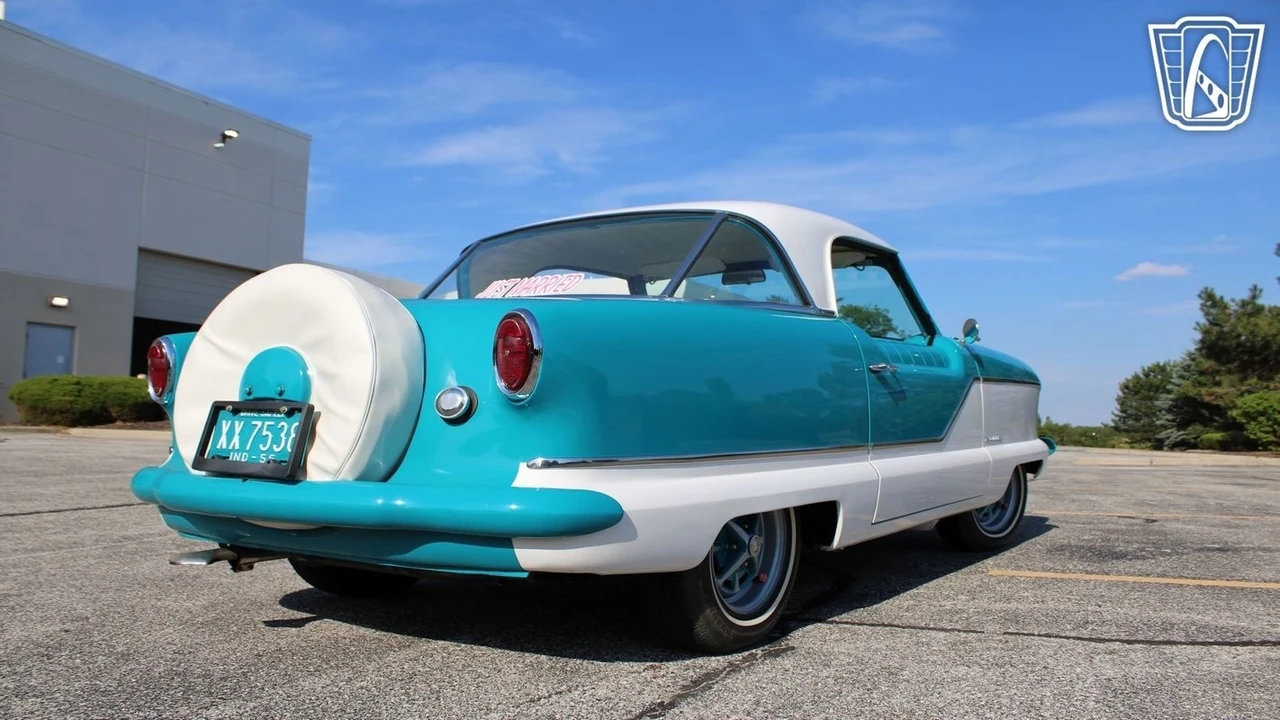 1956 Nash Metropolitan - Image 13 of 21