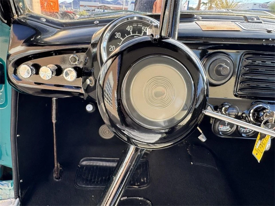 1956 Nash Metropolitan - Image 11 of 17