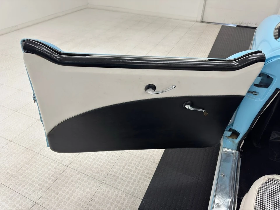 1956 Nash Metropolitan - Image 30 of 31