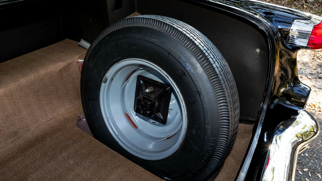 1956 Oldsmobile 88 - Image 22 of 31