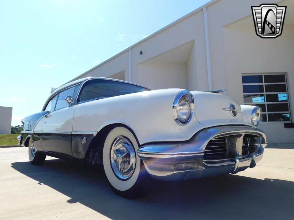 1956 Oldsmobile 88 - Image 16 of 21