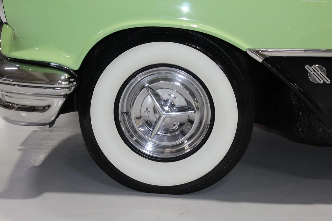 1956 Oldsmobile 88 - Image 22 of 31