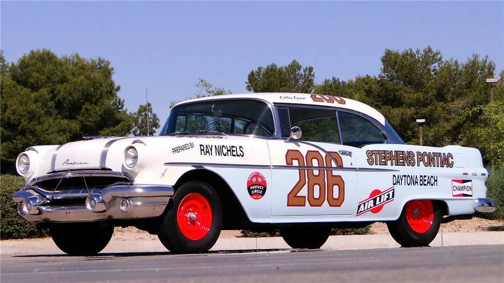 1956 Pontiac Chieftain - Image 2 of 4