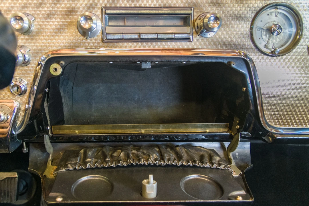 1956 Packard Caribbean - Image 24 of 31