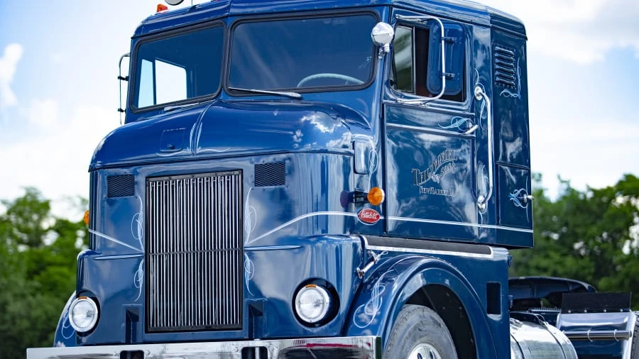 1956 Peterbilt - Image 5 of 13