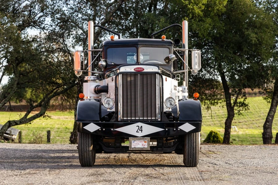 1956 Peterbilt - Image 4 of 31