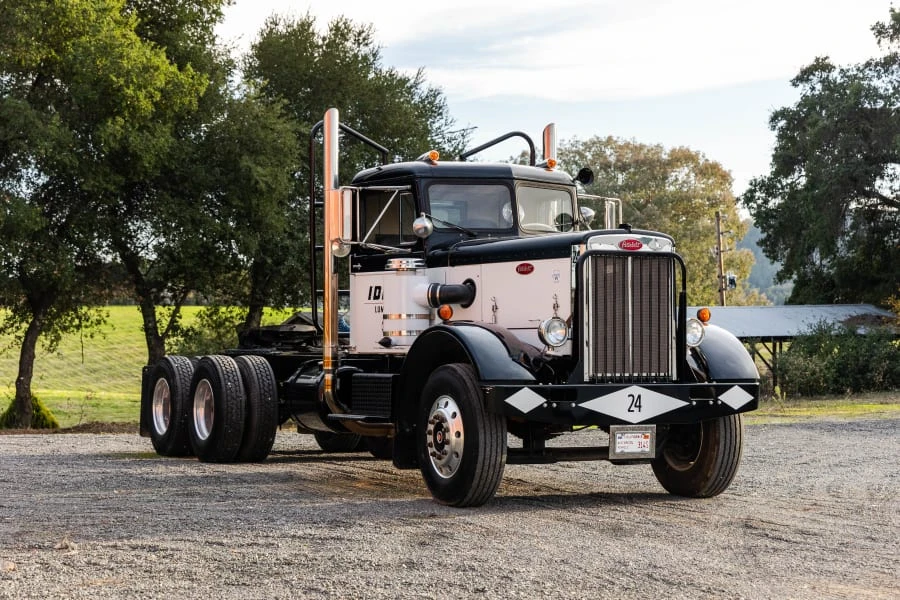 1956 Peterbilt - Image 6 of 31