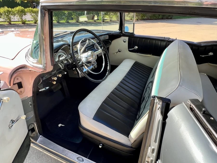 1956 Pontiac Chieftain - Image 15 of 20