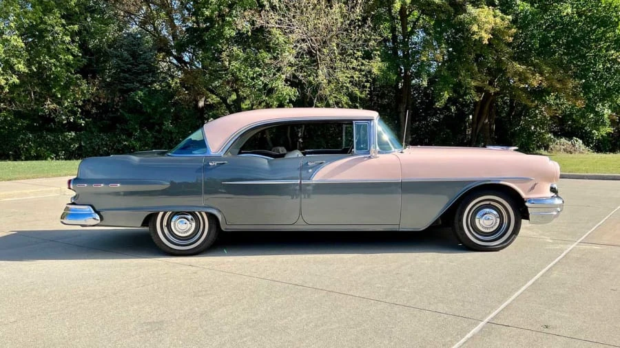 1956 Pontiac Chieftain - Image 2 of 20