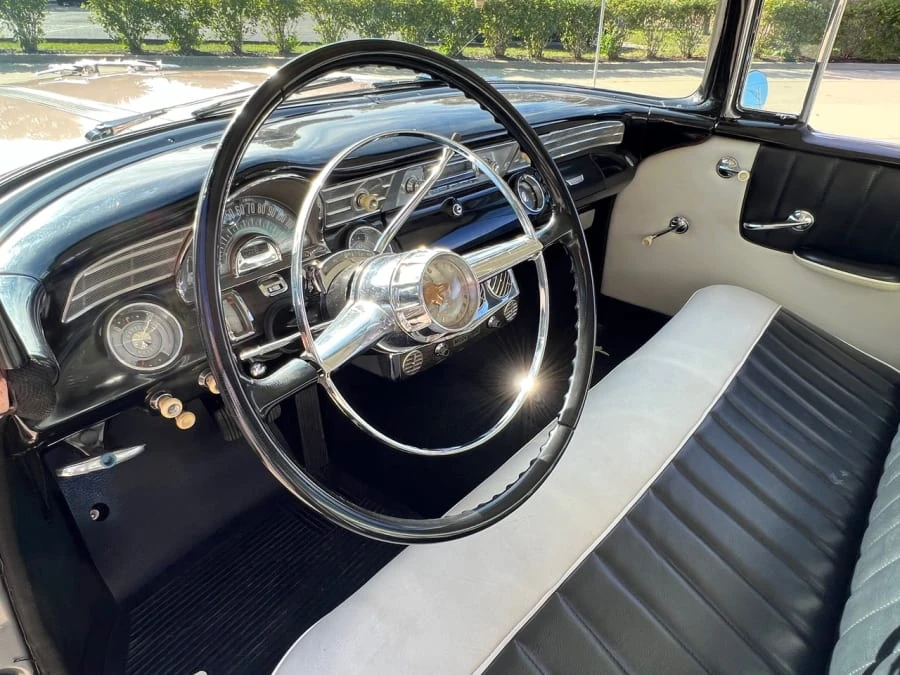 1956 Pontiac Chieftain - Image 16 of 20