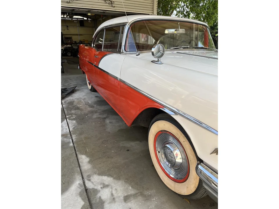 1956 Pontiac Chieftain - Image 3 of 9