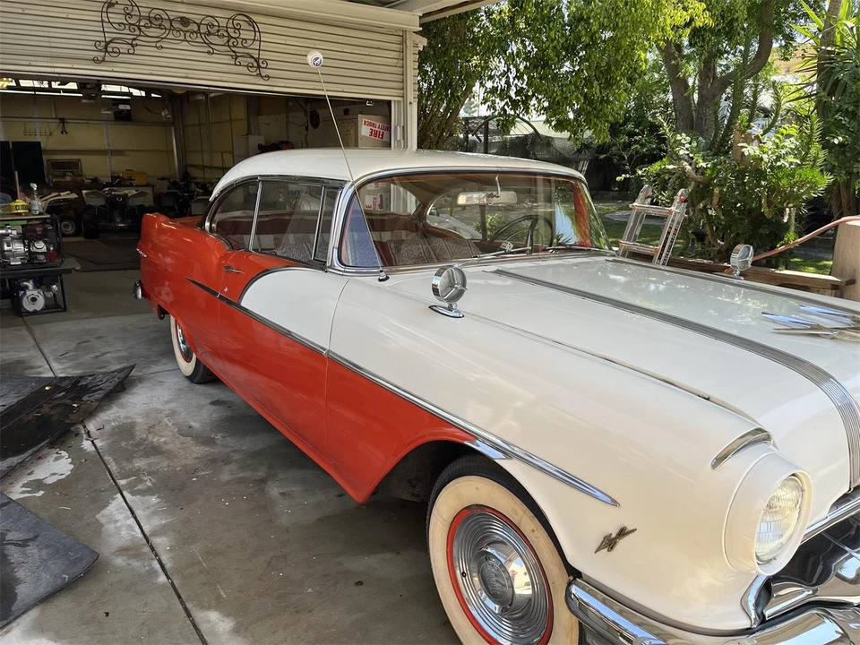 1956 Pontiac Chieftain - Image 2 of 9