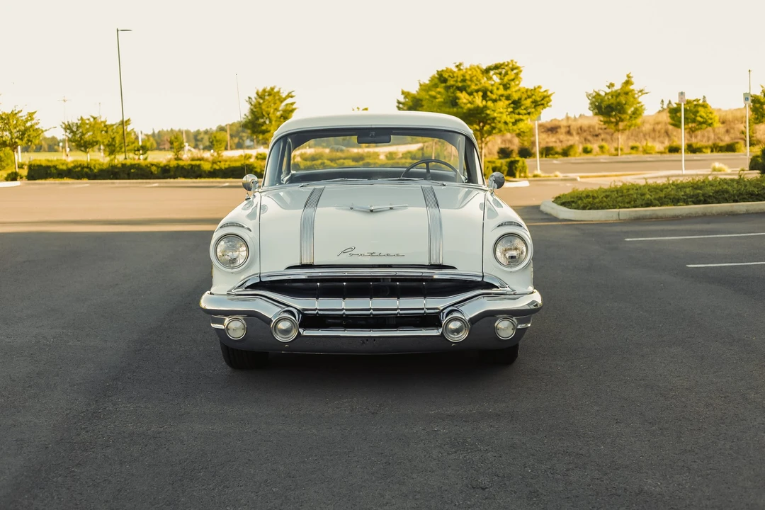 1956 Pontiac Chieftain - Image 2 of 31