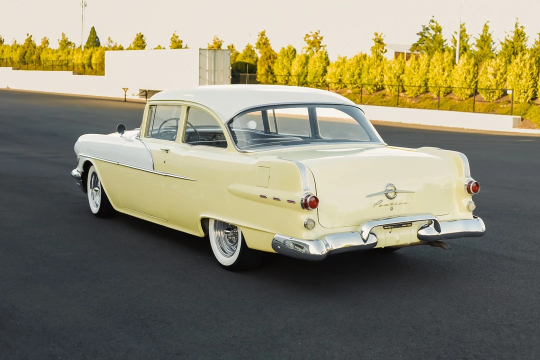 1956 Pontiac Chieftain - Image 5 of 31