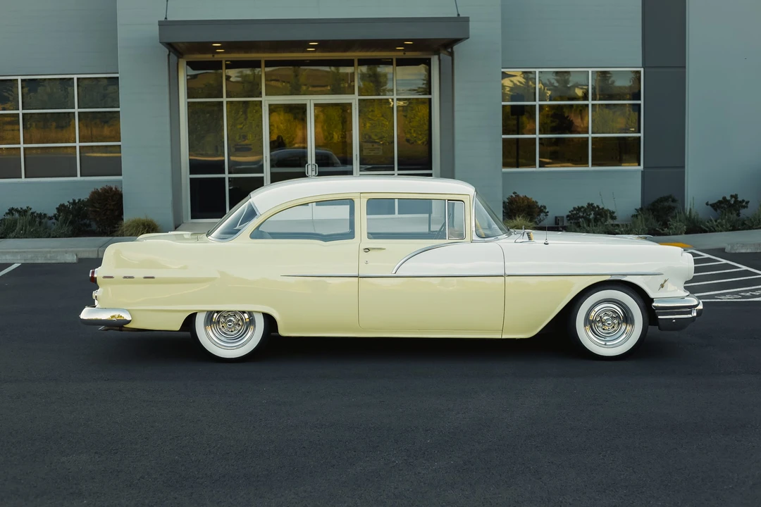 1956 Pontiac Chieftain - Image 8 of 31