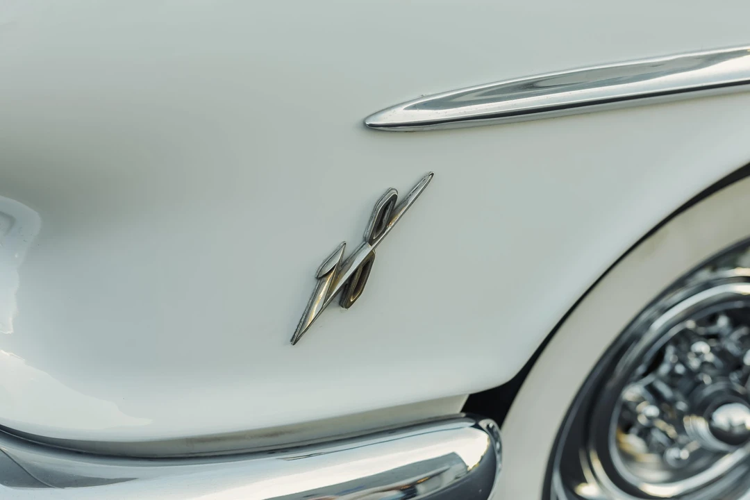 1956 Pontiac Chieftain - Image 22 of 31