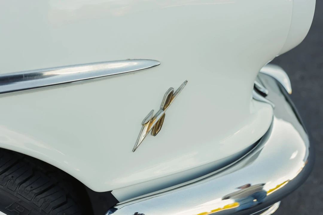 1956 Pontiac Chieftain - Image 23 of 31