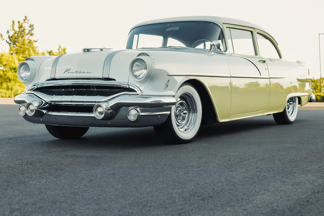 1956 Pontiac Chieftain - Image 17 of 31