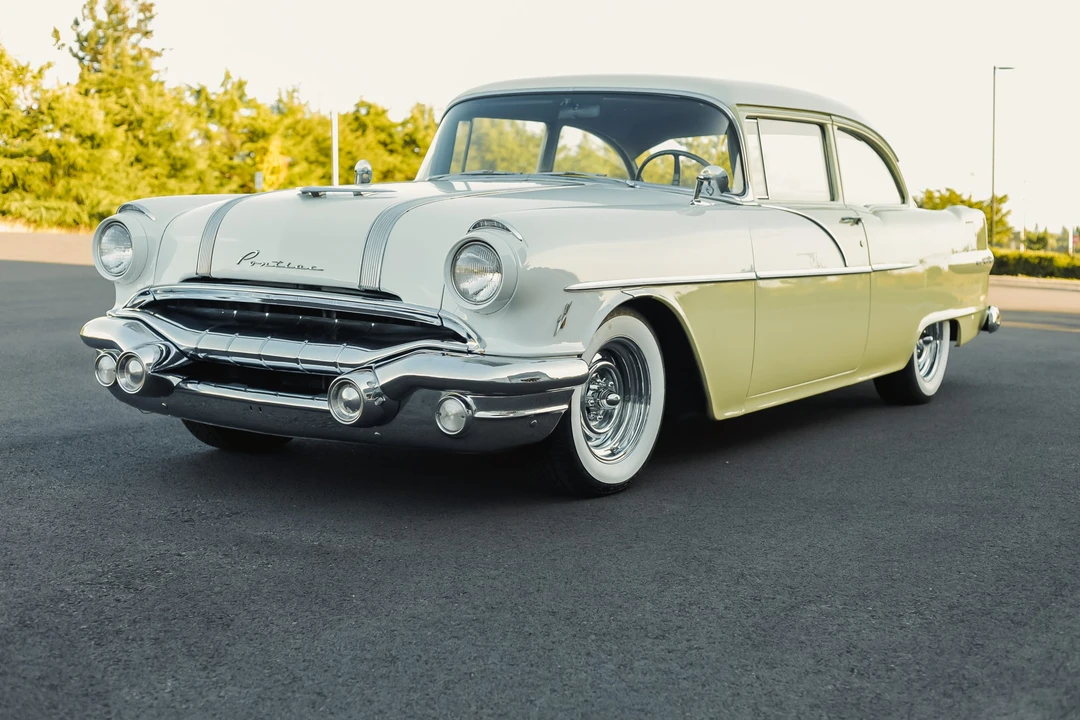 1956 Pontiac Chieftain - Image 15 of 31