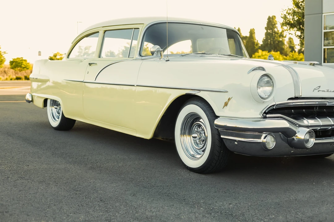 1956 Pontiac Chieftain - Image 19 of 31