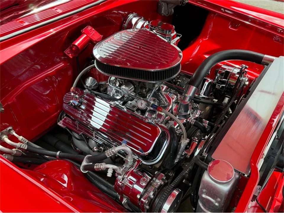 1956 Pontiac Chieftain - Image 11 of 31