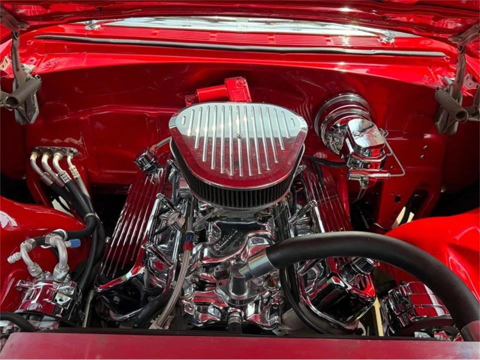 1956 Pontiac Chieftain - Image 10 of 31