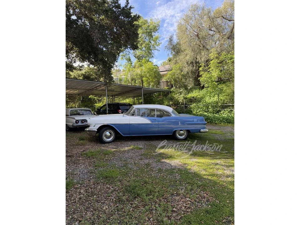 1956 Pontiac Chieftain - Image 2 of 3