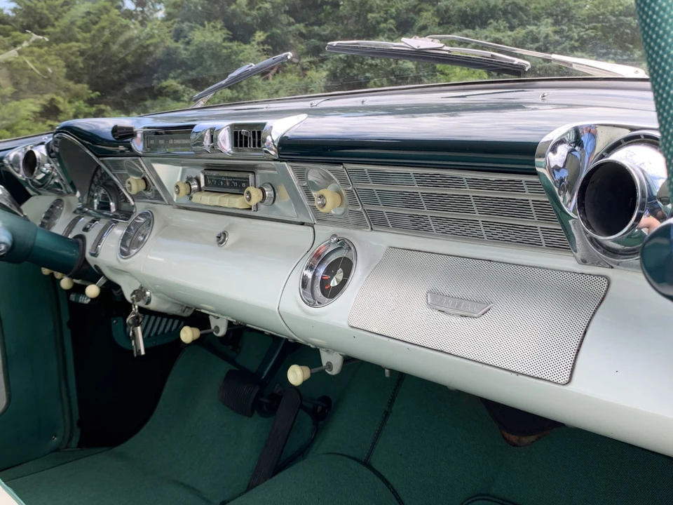 1956 Pontiac Chieftain - Image 10 of 21