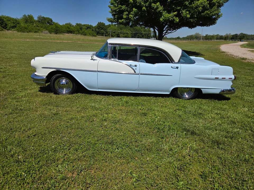 1956 Pontiac Chieftain - Image 8 of 31