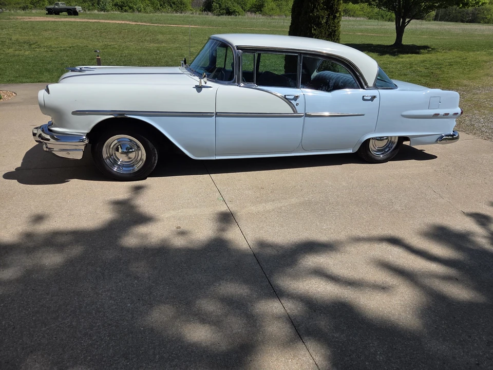 1956 Pontiac Chieftain - Image 7 of 31