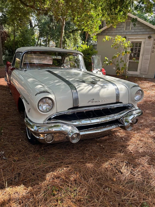 1956 Pontiac Chieftain - Image 3 of 11