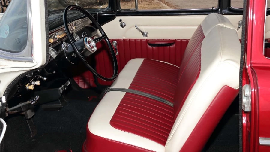 1956 Pontiac Chieftain - Image 4 of 31
