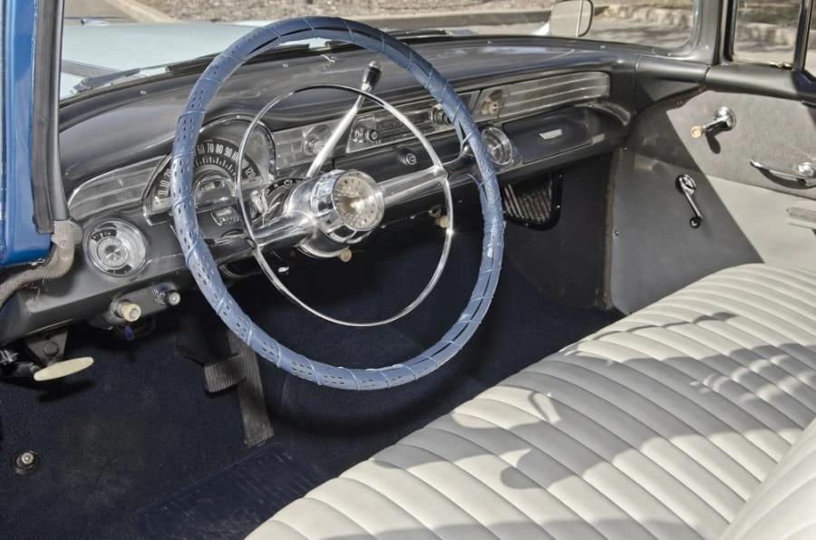 1956 Pontiac Chieftain - Image 4 of 10