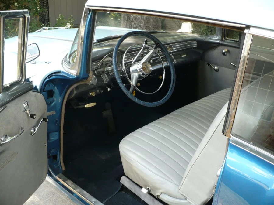 1956 Pontiac Chieftain - Image 4 of 10