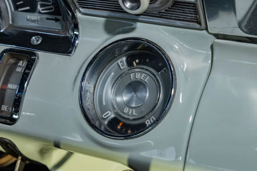 1956 Pontiac Chieftain - Image 25 of 31