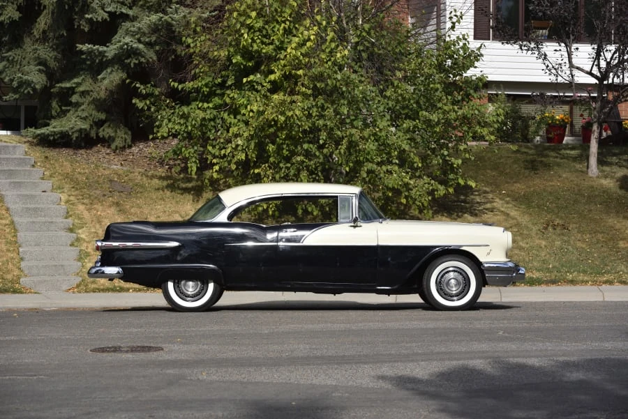 1956 Pontiac Chieftain - Image 2 of 31