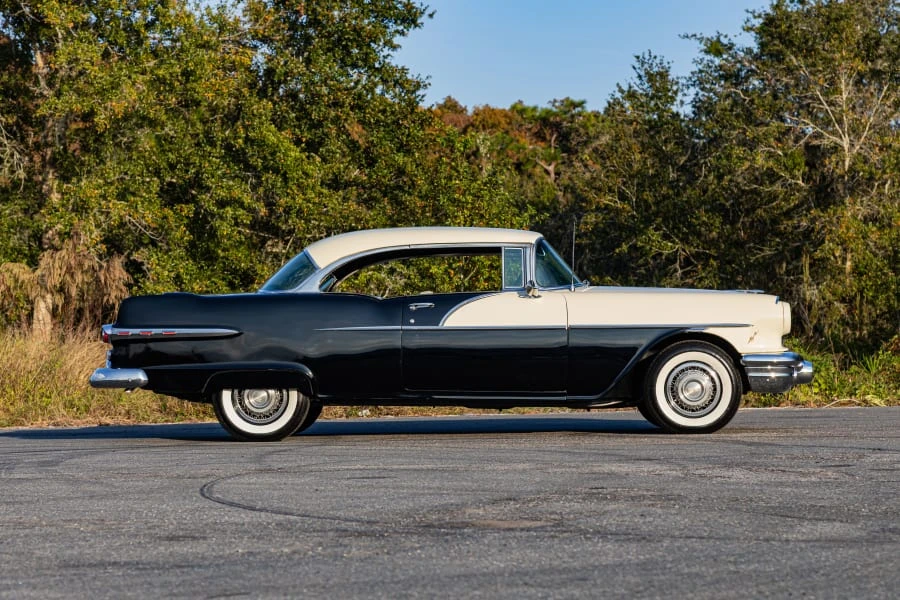 1956 Pontiac Chieftain - Image 2 of 31