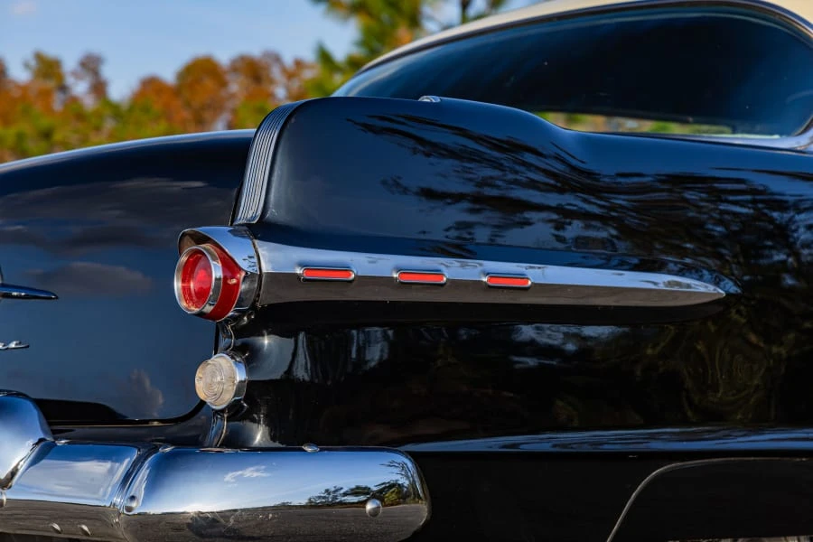 1956 Pontiac Chieftain - Image 15 of 31