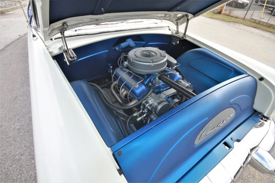 1956 Pontiac Chieftain - Image 16 of 23
