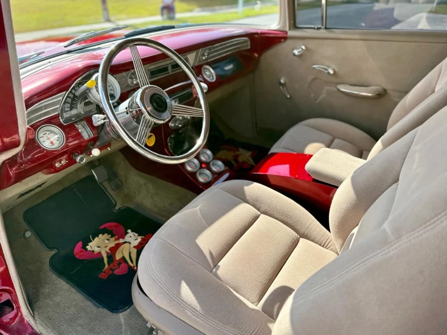 1956 Pontiac Chieftain - Image 7 of 11